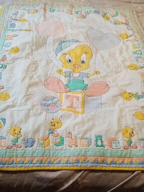 Warner Bros. Tweety Baby Quilt